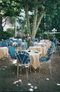 Le jardin de l'hôtel au printemps