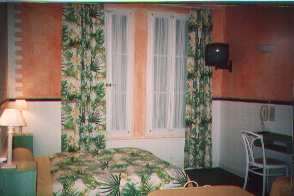 Chambre spacieuse avec douche